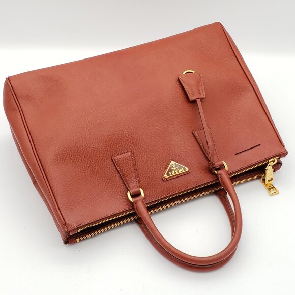 Prada Large Saffiano Hand Bag 354-102425 - Picture 6 of 16